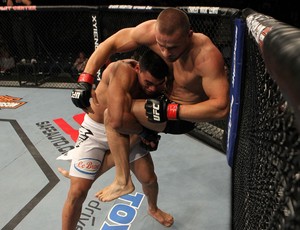Ronny Markes em luta contra Karlos Vemola, no UFC (Foto: Divulgação/UFC)