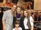 Ex-paquita Andréa Sorvetão leva a família a evento de moda no Rio
