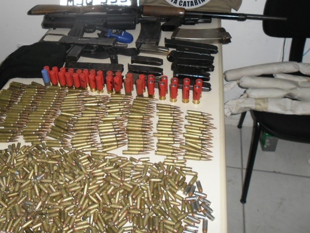 Material foi apreendido pela Polícia Militar de Itajaí (Foto: PM/Itajaí)