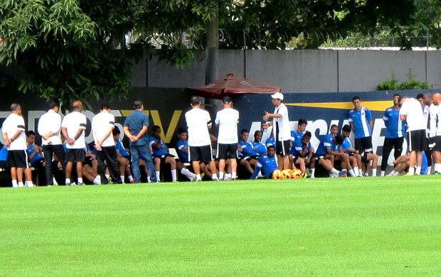 Claudinei Oliveira treinador elenco do Santos (Foto: Lincoln Chaves)