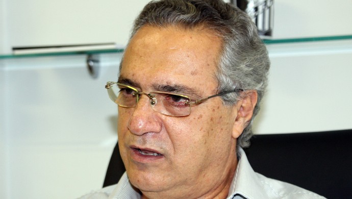 Dagoberto Santos, diretor do Santos (Foto: Bruno Giufrida)