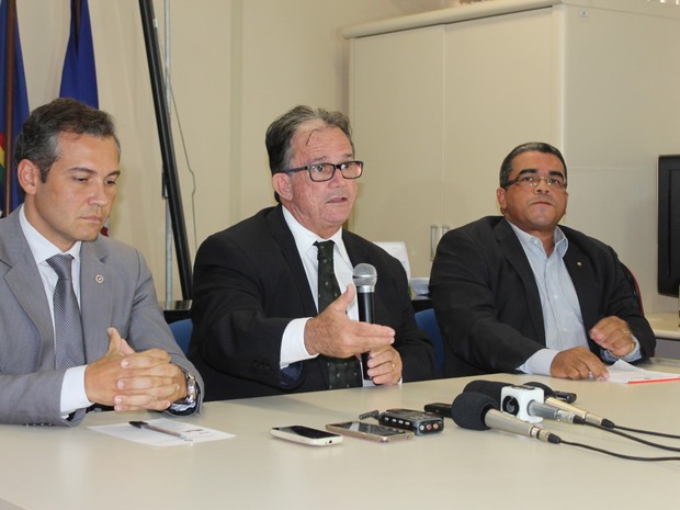 Promotor-geral de Justiça Carlos Guerra apresenta grupo de trabalho em Petrolina (Foto: Juliane Peixinho / G1)