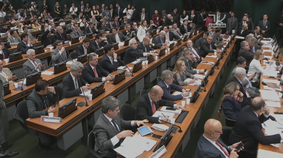 CCJ da Câmara antes de leitura de parecer sobre denúncia contra Temer (Foto: Reprodução/TV Câmara)