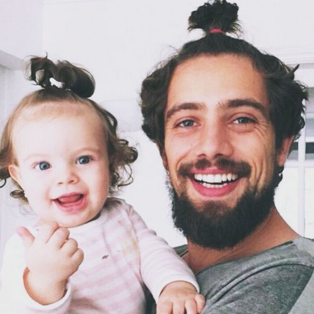 Rafael Cardoso com a filha, Aurora (Foto: Reprodução/Instagram)