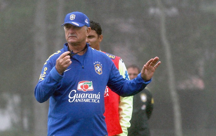Felipão no treino da Seleção (Foto: Mowa Press) Felipão no treino da Seleção (Foto: Mowa Press)