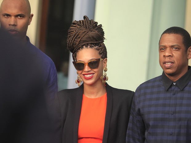 Beyoncé aparece de visual novo ao lado do marido, Jay-Z, em Havana, em Cuba (Foto: Enrique De La Osa/ Reuters)