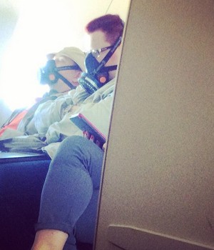 [Internacional] Conta no Instagram mostra situações bizarras de passageiros a bordo de um avião Passageiros