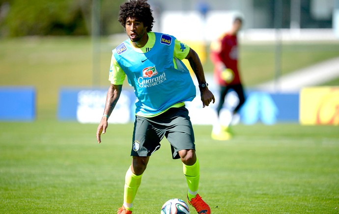 Dante no treino da Seleção Brasileira (Foto: Alexandre Loureiro / VIPCOMM)