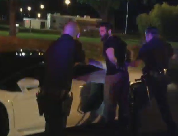 Bilzerian publicou a gravação ao lado de outro vídeo que mostraria ele sendo preso pela polícia (Foto: Reprodução/ Instagram/Dan Bilzerian)