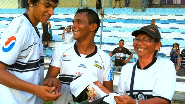 Bianor Neto (à esquerda) e Edinho Canutama foram premiados pela cota (Foto: Adeilson Albuquerque/GLOBOESPORTE.COM)