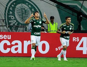 Robinho pede desculpas a Ceni por brincadeira sobre gol por cobertura