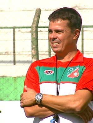 Técnico Evaristo Piza, do Velo Clube (Foto: Ronaldo Oliveira/ EPTV)