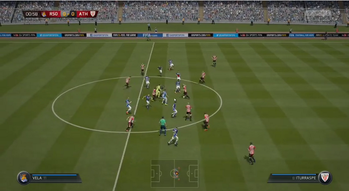 Bug em Fifa 15 faz partida virtual parecer com jogos infantis. (Foto: Reprodução/YouTube)