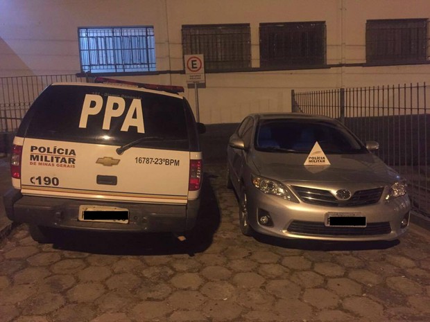 Carro Apreendido em Divinópolis (Foto: Policia Militar/ Divulgação)