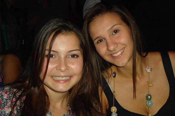 Anaisa e Camila se conheceram na faculdade de jornalismo  (Foto: Arquivo Pessoal)
