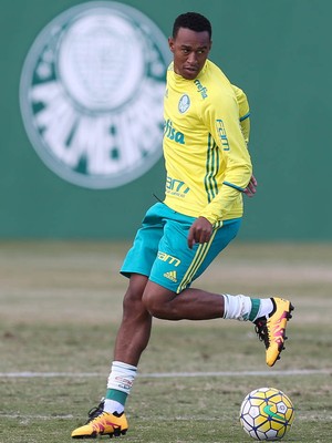 Fabrício comemora vitória em estreia e projeta sequência no Palmeiras