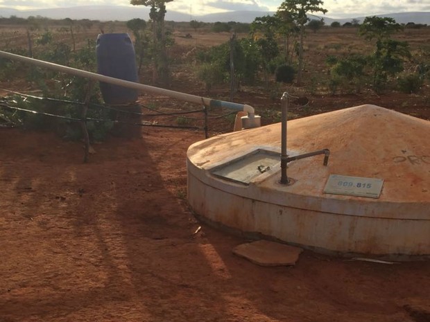 Roça de maconha possuía sistema de irrigação, com poços artesianos e reservatório de água (Foto: Divulgação/SSP-BA)