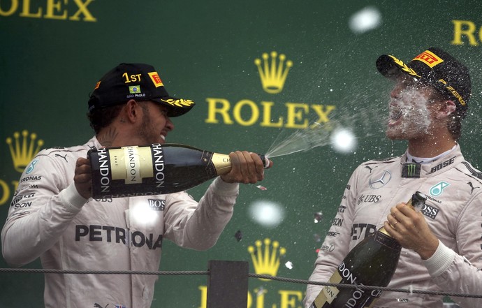 Hamilton e Rosberg pódio GP do Brasil de F1 (Foto: Reuters)