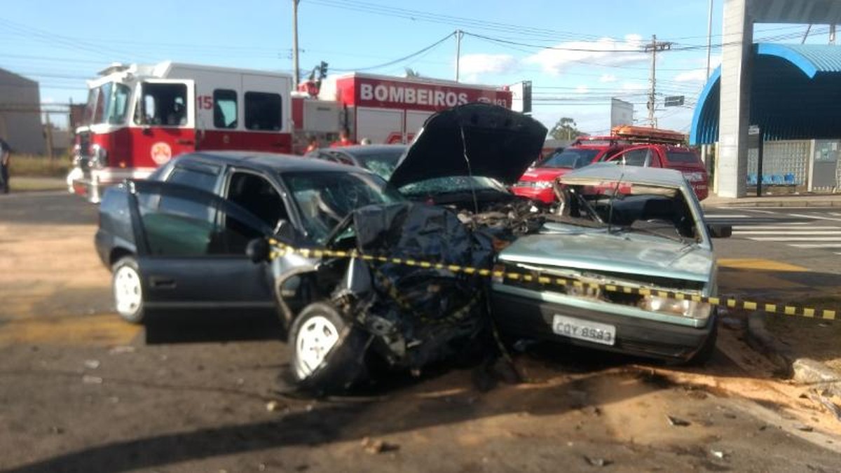 Acidente entre três carros deixa sete feridos na avenida Ipanema ... - Globo.com