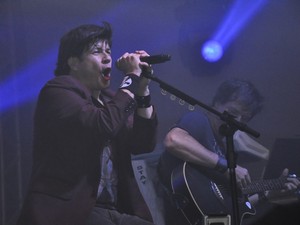 Paulo Ricardo soltou a voz durante sua apresentação com a banda em Rio Preto (Foto: Natália Clementin/G1)