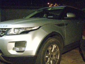 Range Rover de delegado tinha placas adulteradas (Foto: Reproduo/EPTV)