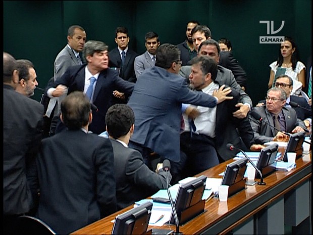 Agressões no Conselho de Ética (JN) (Foto: Reprodução Rede Globo)