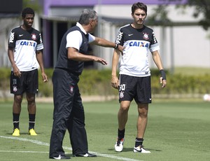 Tite orienta Gil Paulo André treino Corinthians (Foto: Daniel Augusto Jr / Agência Corinthians)