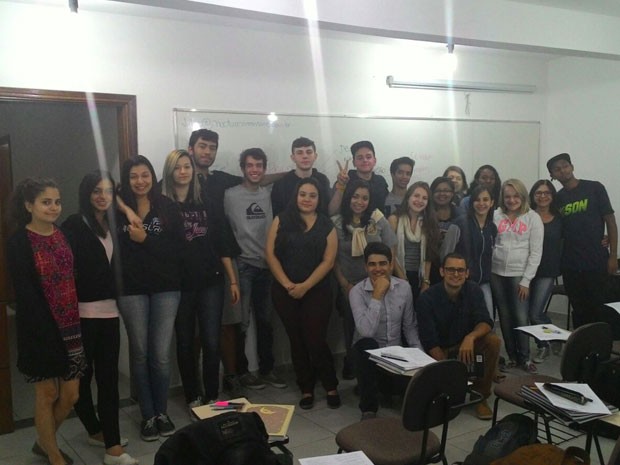 Turma de alunos em que estudam os 9 jovens adotados na primeira etapa da campanha (Foto: Divulgação/Noctuam) Turma de alunos em que estudam os 9 jovens adotados na primeira etapa da campanha (Foto: Divulgação/Noctuam)
