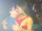 Andressa Ferreira posta foto de beijaço em Thammy e se declara