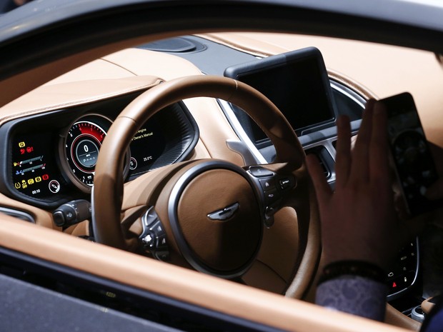 Aston Martin DB 11 já pode ser encomendado no Brasil por cerca de R$ 25 milhões (Foto: REUTERS/Denis Balibouse)