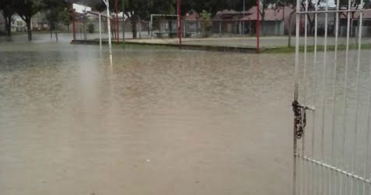 Chuva provoca alagamentos em ao menos três cidades do Vale - Globo.com