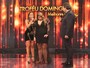 Marília Mendonça canta descalça e é prestigiada por Anitta no 'Melhores do Ano'