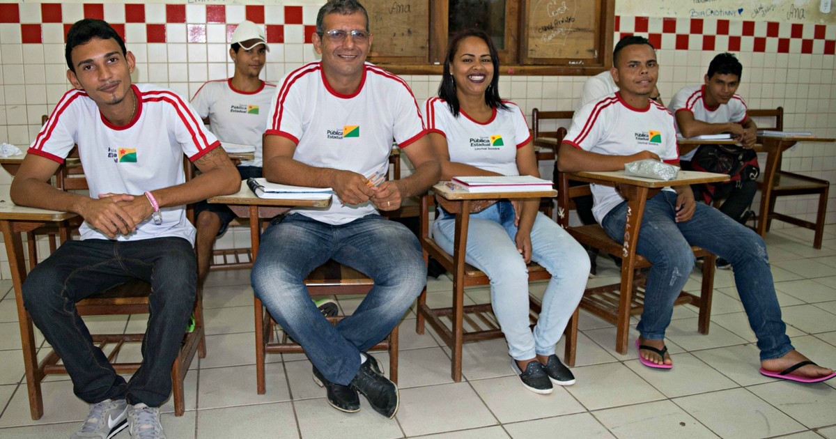 Ana E José Estudam Juntos Na Mesma Sala