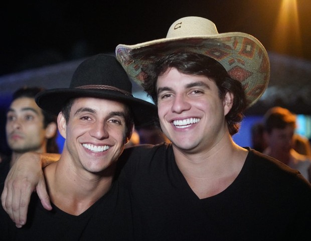 Os gêmeos Manoel e Antonio Rafaski (Foto: Fred Pontes/ Divulgação)