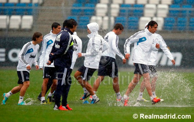 Kaká treino Real Madrid (Foto: Reprodução / Site Oficial)