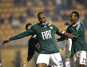 Tadeu gol Palmeiras (Foto: EFE)