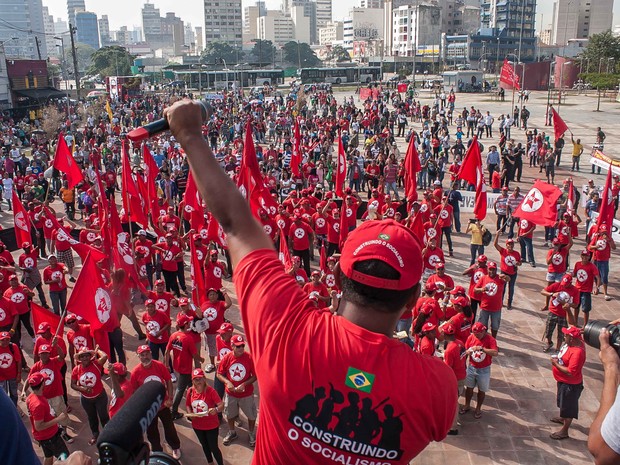 G Movimentos De Moradia E Metrovi Rios Fazem Protesto Em Sp