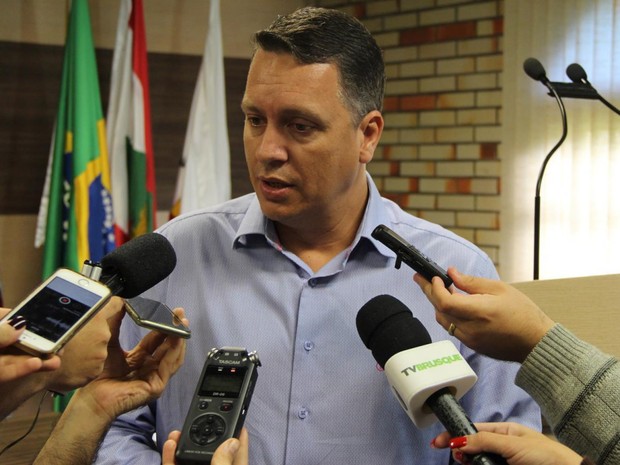 Presidente da Câmara conversou na manhã desta terça (31) com a imprensa (Foto: Câmara Municipal de Brusque/Divulgação)