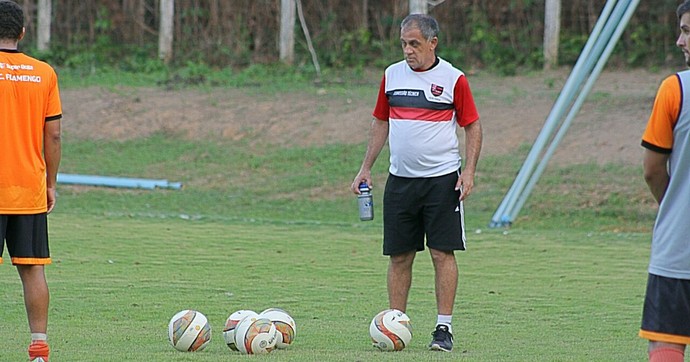 Celso Teixeira, técnico do Flamengo-PI (Foto: Érica Paz / Flamengo-PI) Celso Teixeira, técnico do Flamengo-PI (Foto: Érica Paz / Flamengo-PI)