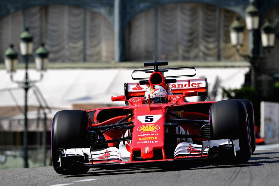 Vettel bate recorde da pista de Mônaco em sessão marcada por acidente de Stroll