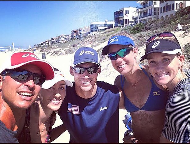 vôlei de praia Maria Clara e Carol e Walsh (Foto: Instagram)