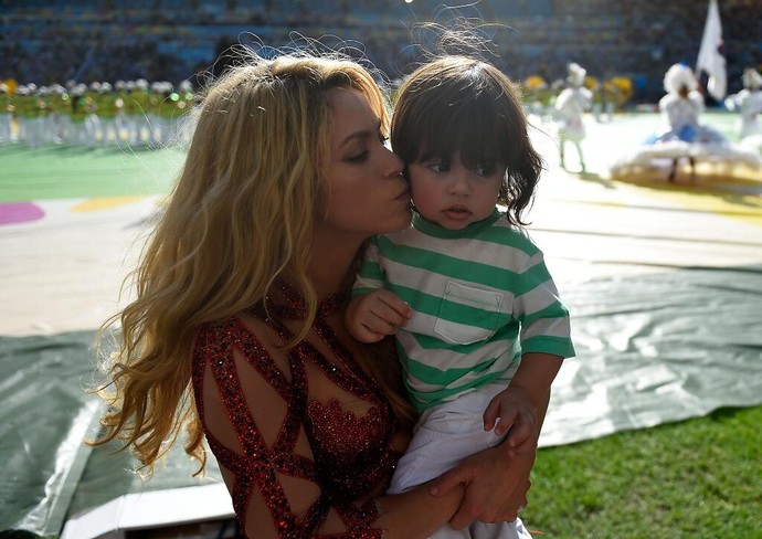 Shakira levou o filho Milan para a festa de encerramento da Copa do Mundo (Foto: Reprodução/Twitter)