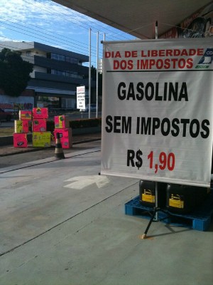 Cada veículo poderá abastecer com, no máximo, 20 litros de gasolina. (Foto: Divulgação/Trânsito Manaus)