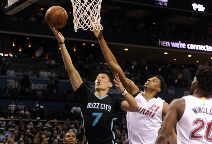Charlotte Hornets x Miami Heat - Jogo 3 - Jeremy Lin NBA (Foto: Reuters)