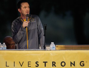 Lance Armstrong se demitiu voluntariamente da organização que fundou em 1997 (Foto: Getty Images)