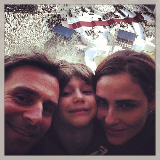Murilo Rosa e família em missa da JNJ em Copacabana (Foto: Instagram / Reprodução)