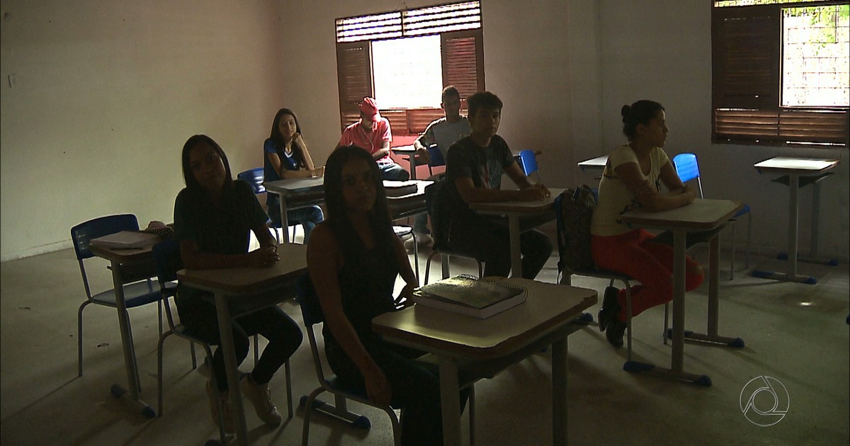 Mais de 300 alunos de escola estadual de Bayeux assistem aula ... - Globo.com