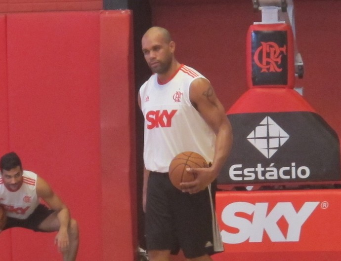 Treino Flamengo basquete NBA - Tiagão (Foto: Thales Soares)