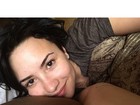 Demi Lovato posa sem maquiagem na web e ganha elogios 