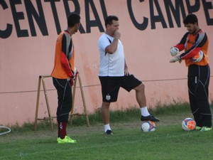 Preparador de goleiros do Central, Izais Dantas (Foto: Vital Florêncio / GloboEsporte.com)